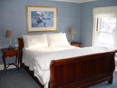 The Trumbull House Bed and Breakfast