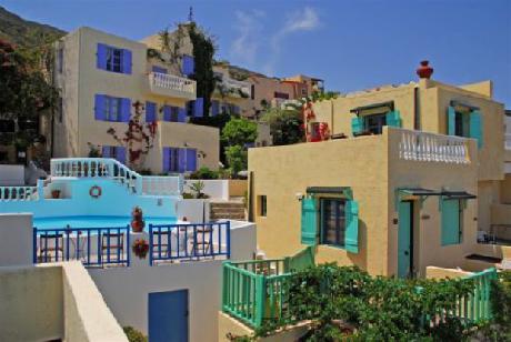 Korifi Suites Art Hotel