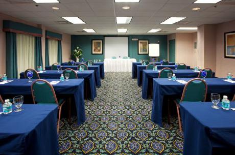 Holiday Inn Express Hotel & Suites JACKSONVILLE-SOUTH