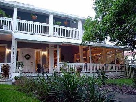 La Veranda Inn Bed and Breakfa