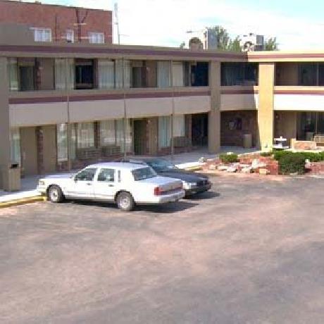 Metro Inn Downtown Detroit-Dearborn