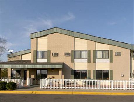 Super 8 Minneapolis/Golden Valley