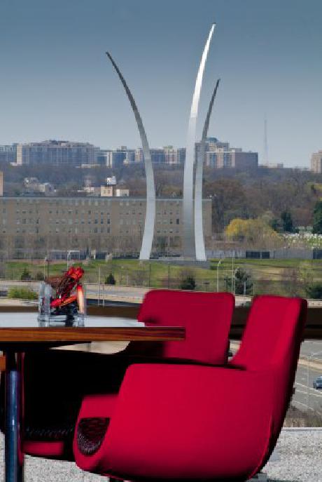 Doubletree Hotel Crystal City-National Airport