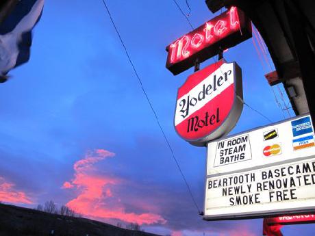 Yodeler Motel
