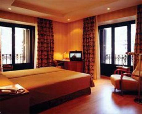 Petit Palace Londres Hotel