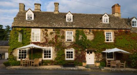 New Inn Hotel at Coln