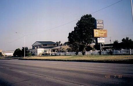 Budget Host Moon Mist Motel