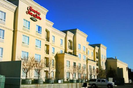 Hampton Inn  Suites By Hilton Calgary University Northwest