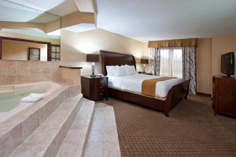 Holiday Inn Express Hotel & Suites WADSWORTH