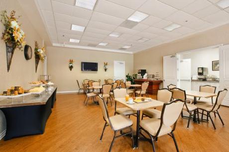 Cortona Inn & Suites Anaheim Resort