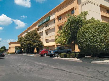 La Quinta Inn & Suites Chicago Tinley Park