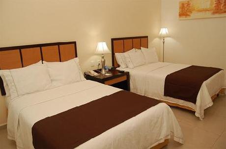 Holiday Inn Express PARAISO DOS BOCAS