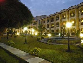 Ramada Resort Accra Coco Beach