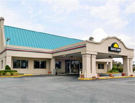 Days Inn Savannah- Oglethorpe Mall/Midtown