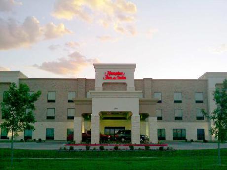 Hampton Inn  Suites Dumas