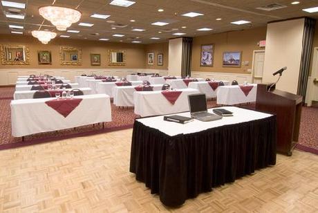 BEST WESTERN PLUS White Bear Country Inn