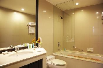 Bandara Suites Silom