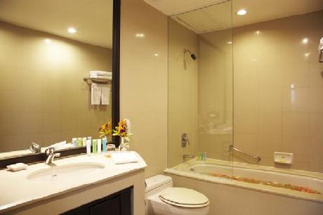 Bandara Suites Silom