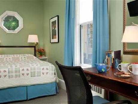 Irving House At Harvard