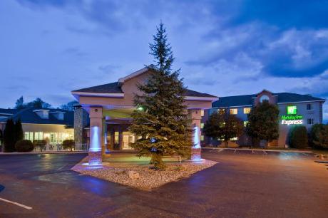 Holiday Inn Express ST. IGNACE-LAKE FRONT