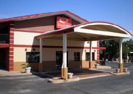 Econo Lodge  Inn & Suites I-35 at Shawnee Mission