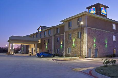 BEST WESTERN Bowie Inn & Suites