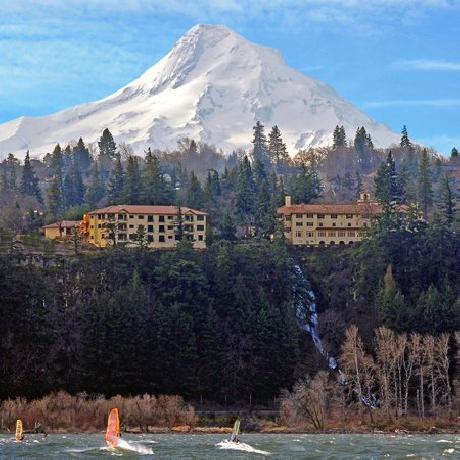 Columbia Cliff Villas