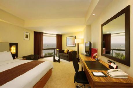 Traders Hotel Manila