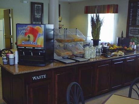 HomeTown Hotel Bryant