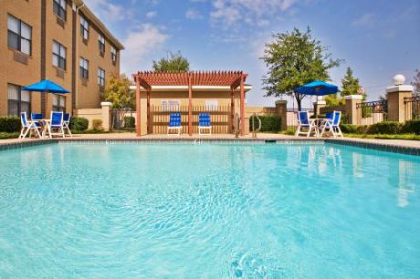 Holiday Inn Express Hotel & Suites DALLAS/STEMMONS FWY(I-35 E)