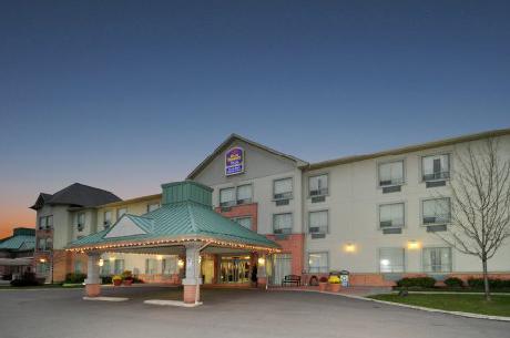 BEST WESTERN PLUS Travel Hotel Toronto Airport