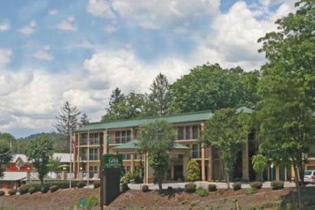 GuestHouse Inn Asheville - Bil