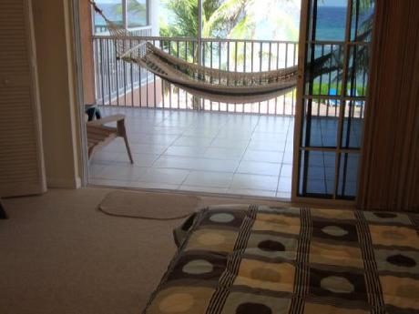 Northern Lights Beachfront Con