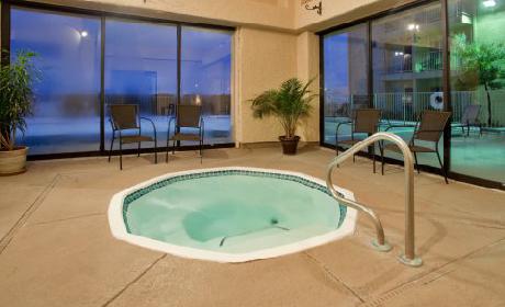 Holiday Inn Express Hotel & Suites BRANSON 76 CENTRAL