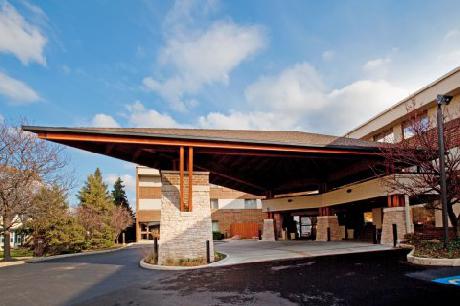 Holiday Inn Express CHICAGO-DOWNERS GROVE