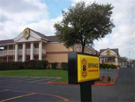 Super 8 Grand Prairie North