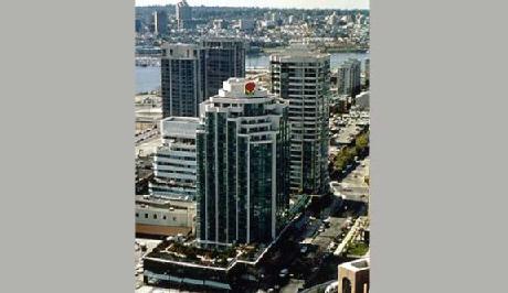 Rosedale on Robson Suite Hotel