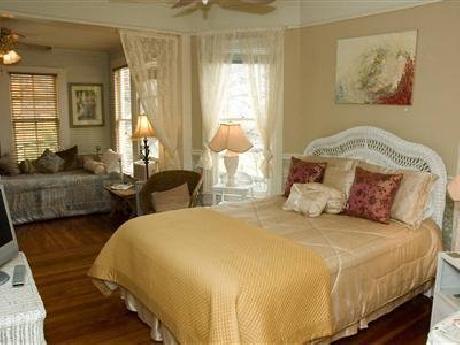 Inn on the Riverwalk