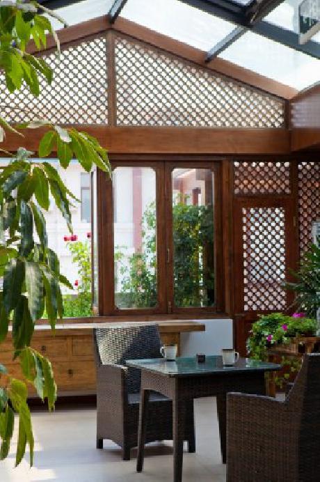 Red Wall Garden Hotel Beijing Wang Fujing