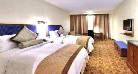 Wyndham Garden Hotel Baronne Plaza