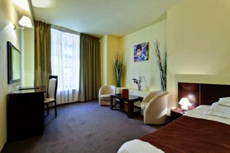 EXCLUSIVE HOTEL TRIANON