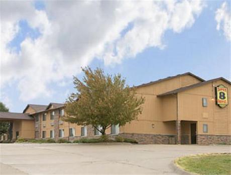 Super 8 Smithville Lake