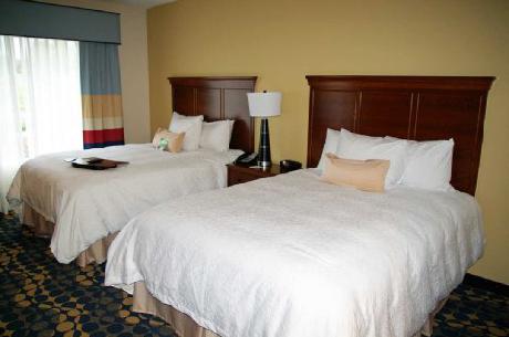 Hampton Inn and Suites Huntersville