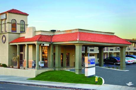 BEST WESTERN PLUS Desert Villa Inn