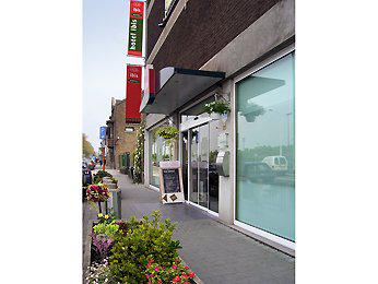 ibis Mons Centre Gare