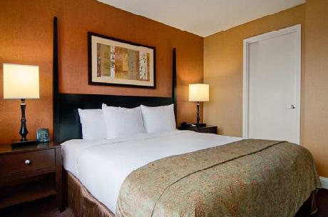 Hilton Suites Brentwood