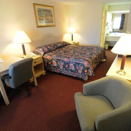 Days Inn - Sandusky, OH