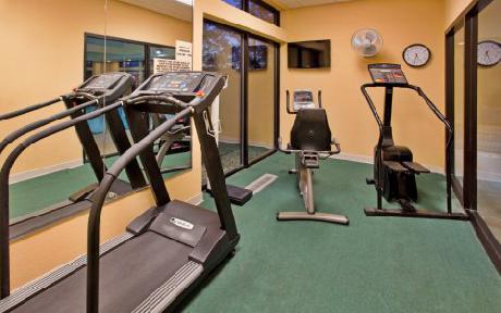 Holiday Inn Express GERMANTOWN (NW MILWAUKEE)