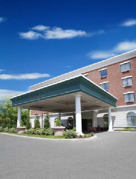 Hampton Inn  Suites Rockville Centre