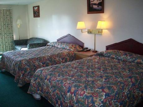 Swiss Chalets Village Inn